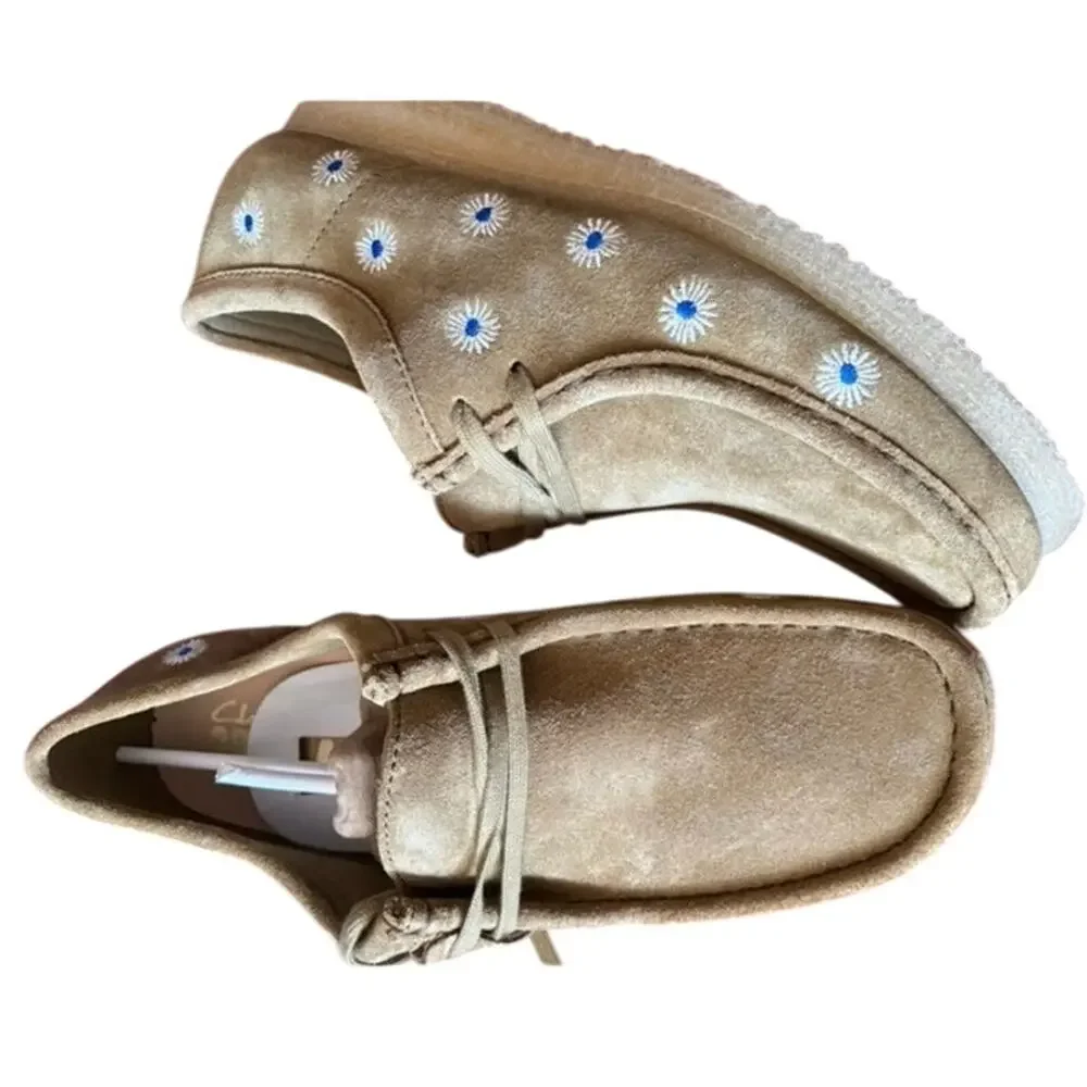 CLARKS Dark Olive Embroidered Suede Wallabees Size 11.5W New in Box MSRP $195